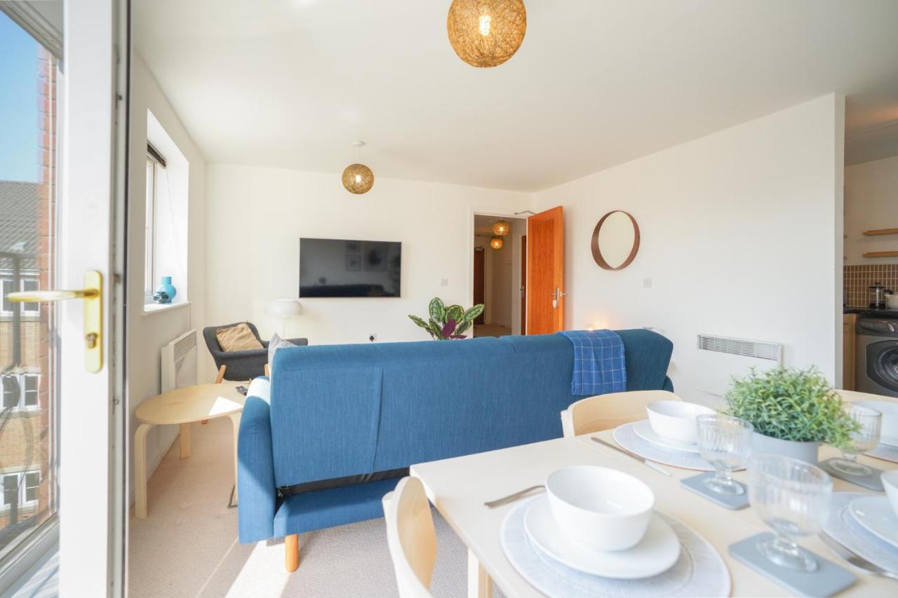 Stylish Apartment With Private Parking Кардифф Экстерьер фото
