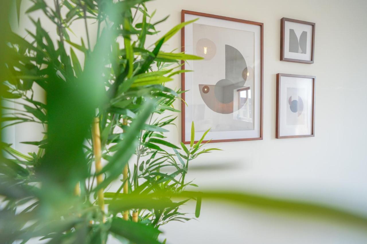 Stylish Apartment With Private Parking Кардифф Экстерьер фото